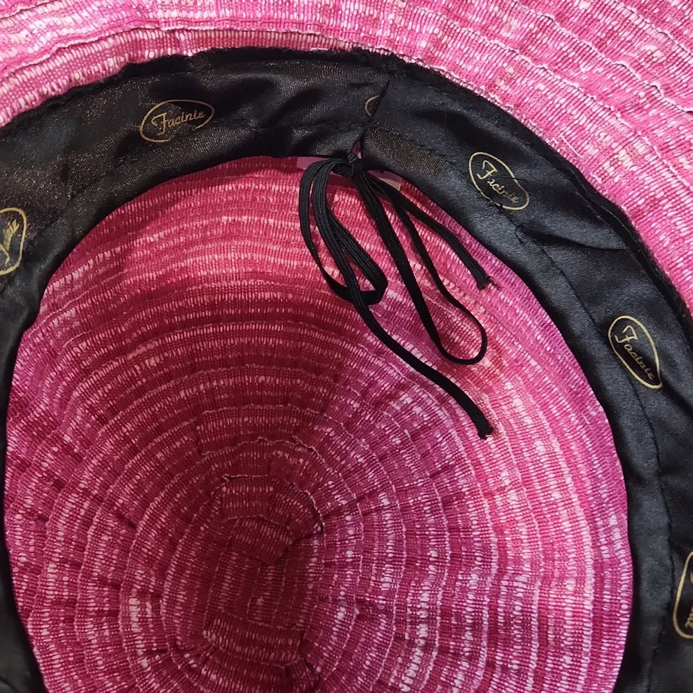 Facine pink textured bucket hat. Size OS adjustable